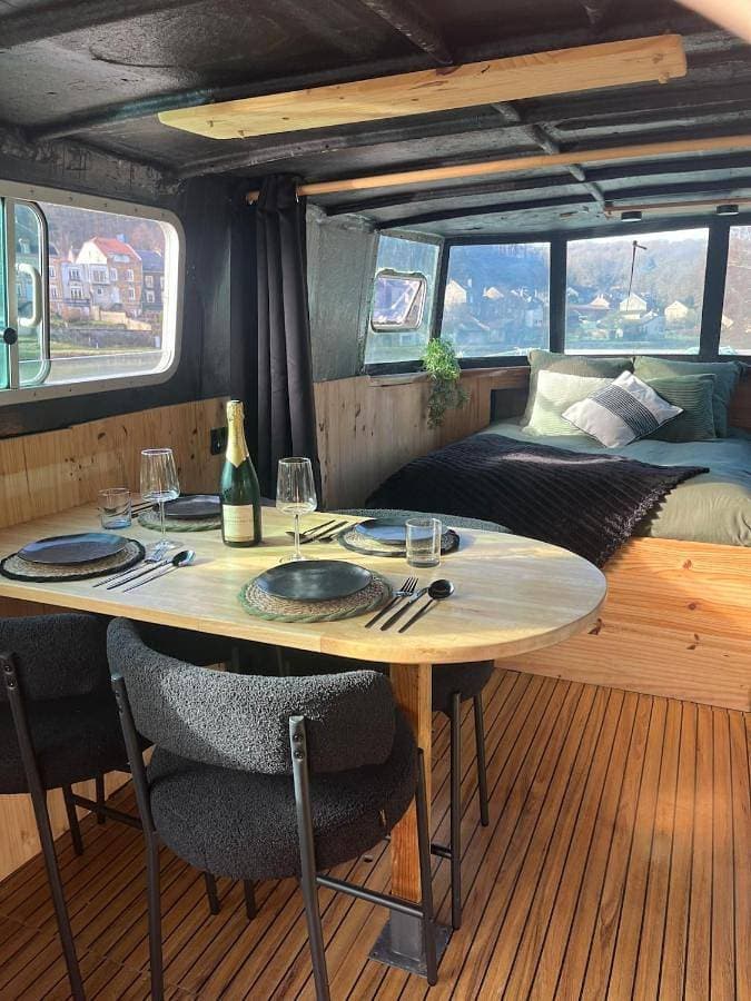 Foto 4 von 12: Cabin on Boat