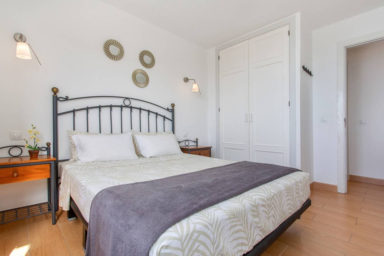 Foto 9 von 29: Ferienwohnung 'Corona Rosa' mit Meerblick, Gemeinschaftspool und WLAN