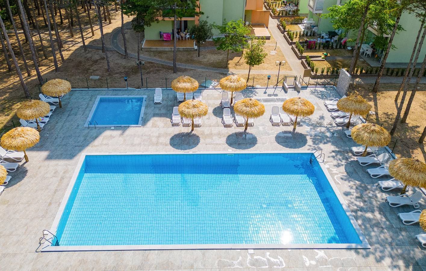 Foto 4 von 21: Apartment am Strand mit Pool, AC, Terrasse und Parkplatz