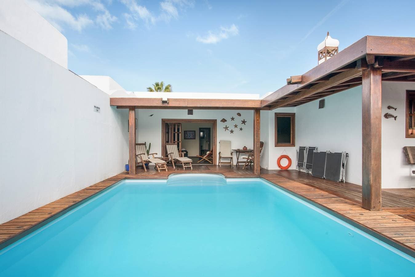 Foto 2 von 30: Stilvolle Villa Ana mit WLAN, Garten, Terrasse und Pool; Parkplätze vorhanden