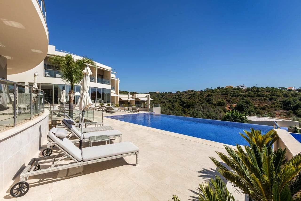 Caneiros Luxury House & Suites 1