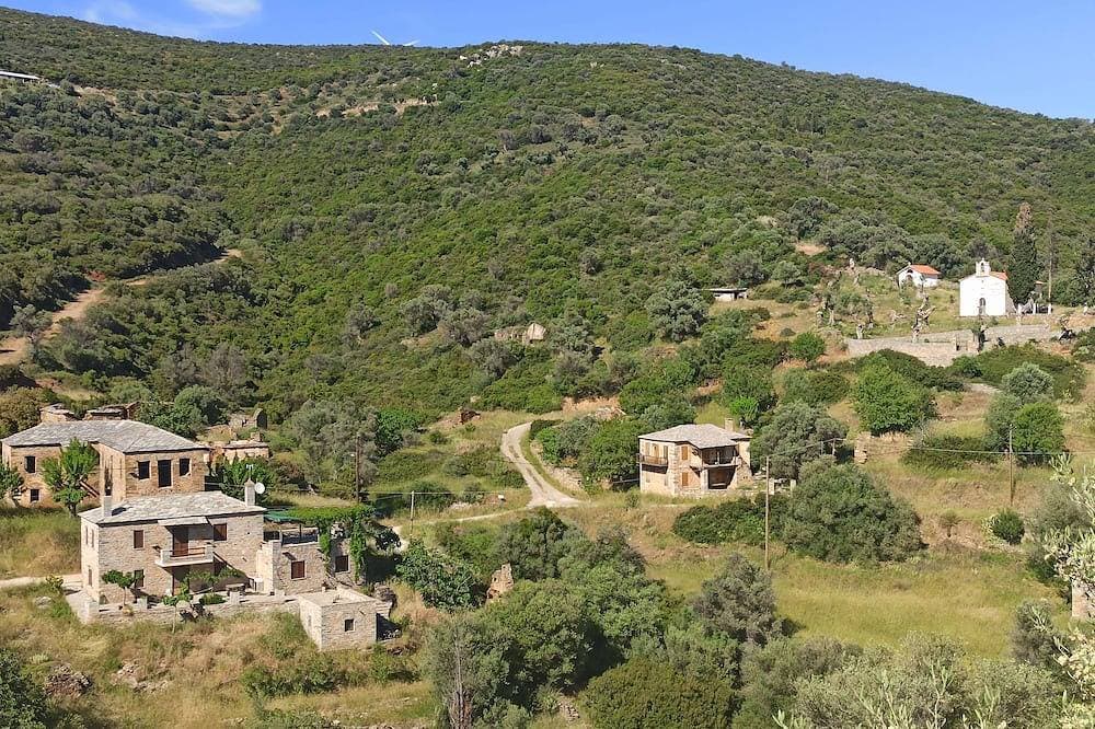 Foto 11 von 13: Traditional Stone House-Ten Minutes from the Beach
