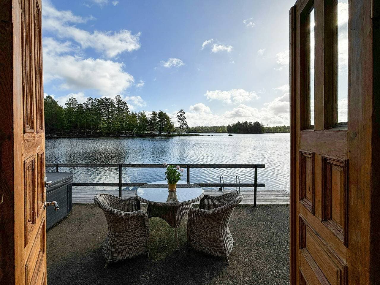 Foto 3 von 22: Ferienhaus am Älmtasjön mit Sauna und Whirlpool