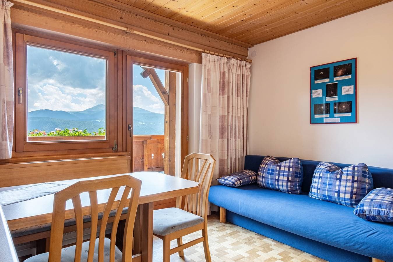Foto 5 von 29: Apartment 'Gamperhof Planet' mit Bergblick, Gemeinschaftsgarten und Whirlpool