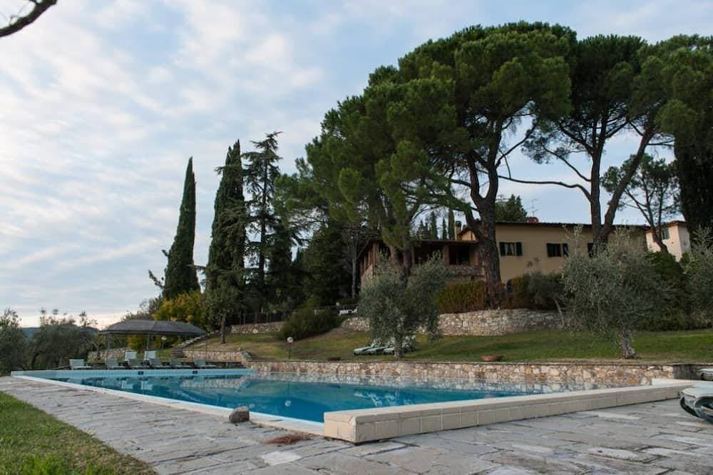 Oak Apartment In The Tuscan Hills 1