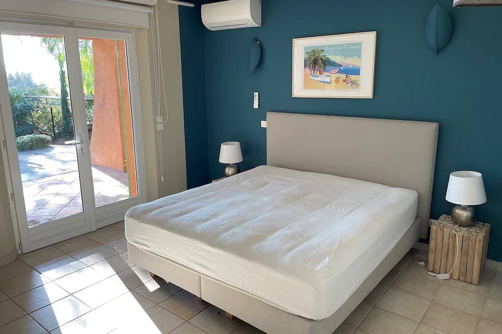 Foto 4 von 18: Villa With Sea View And Pool 100M From The Beach