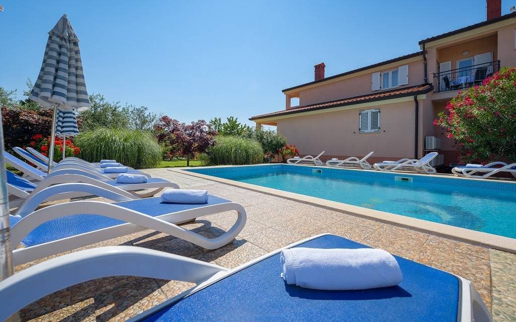 Foto 8 von 52: Ferienwohnung in Bašanija mit Meerblick, Terrasse, Klimaanlage, W-Lan (113-6)