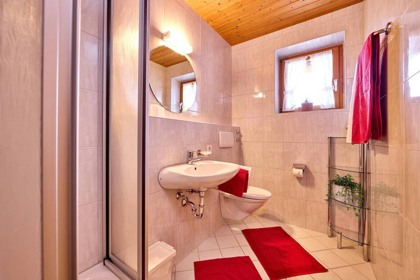 Foto 10 von 13: "Wetterstein" - Ferienwohnung/2 Schlafräume/Du/Wc