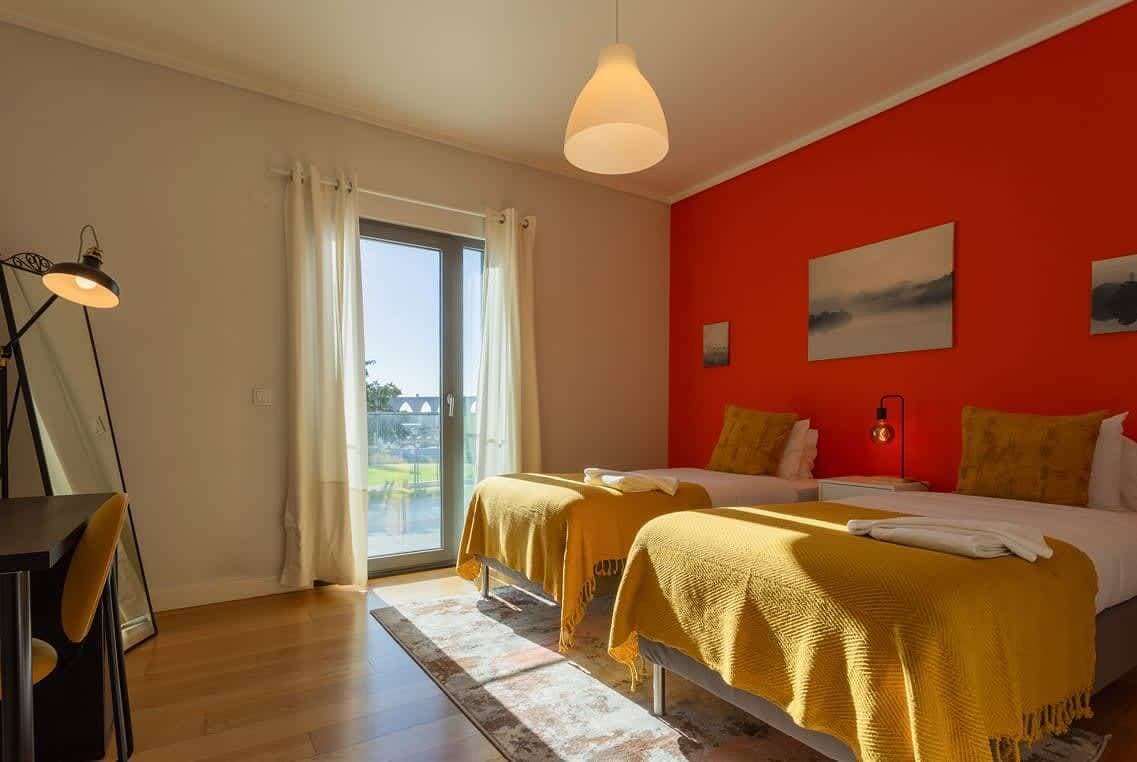 Foto 2 von 45: Spacious Lisbon Haven w/ Lift, Garage & Ev Access