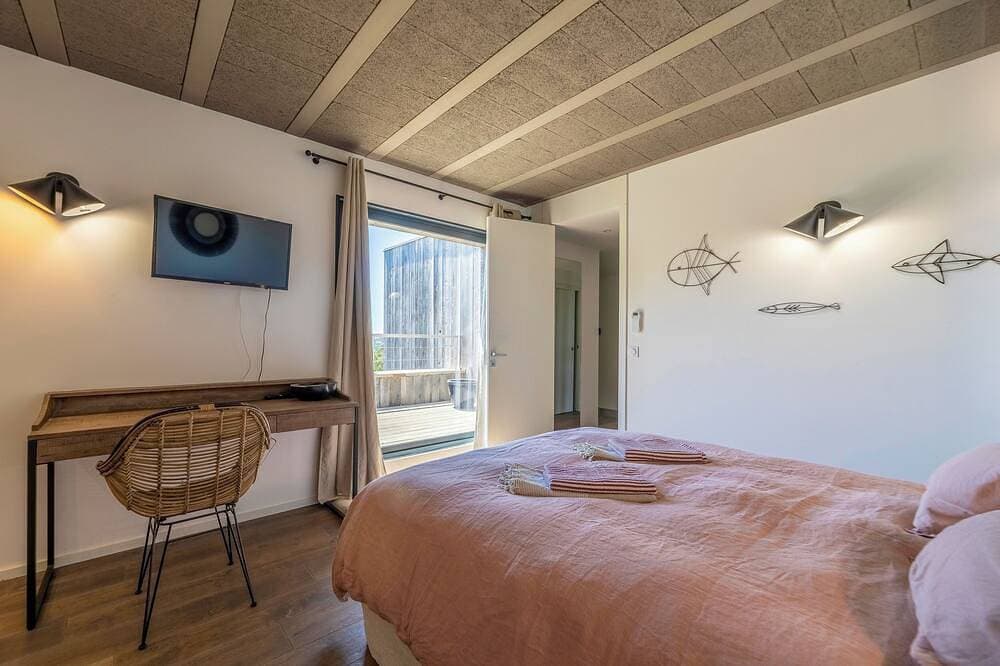 Foto 10 von 30: Architektenvilla mit Pool, Meerblick & Terrasse, 400 m vom Strand