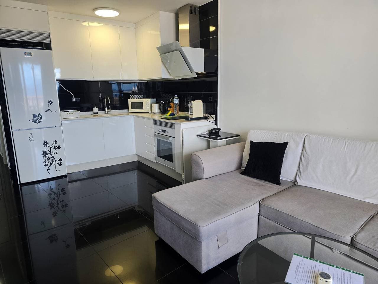 Foto 8 von 25: Moderne Wohnung mit Pool in San Eugenio, Teneriffa