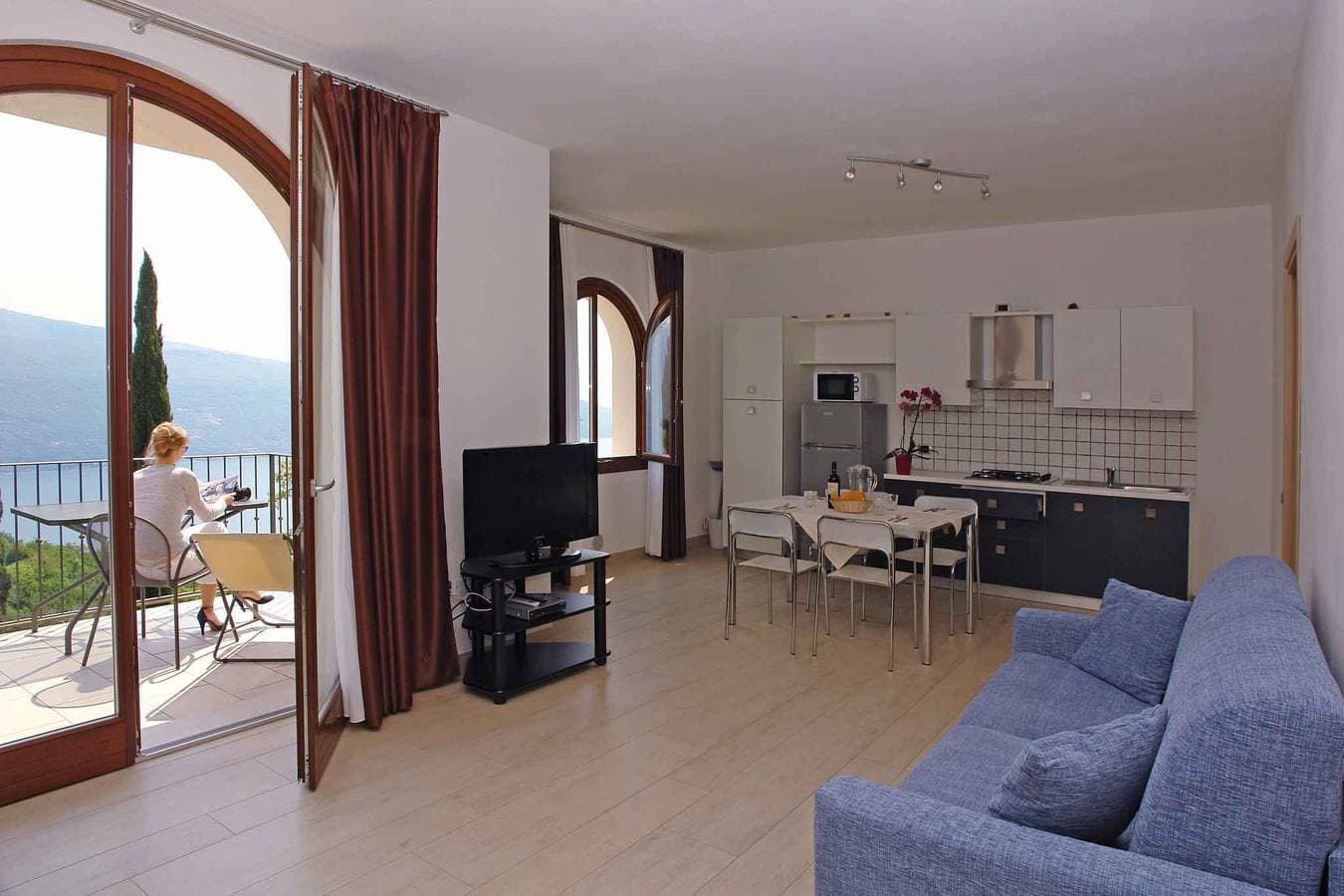 Foto 6 von 21: Ferienwohnung mit Blick auf den Gardasee