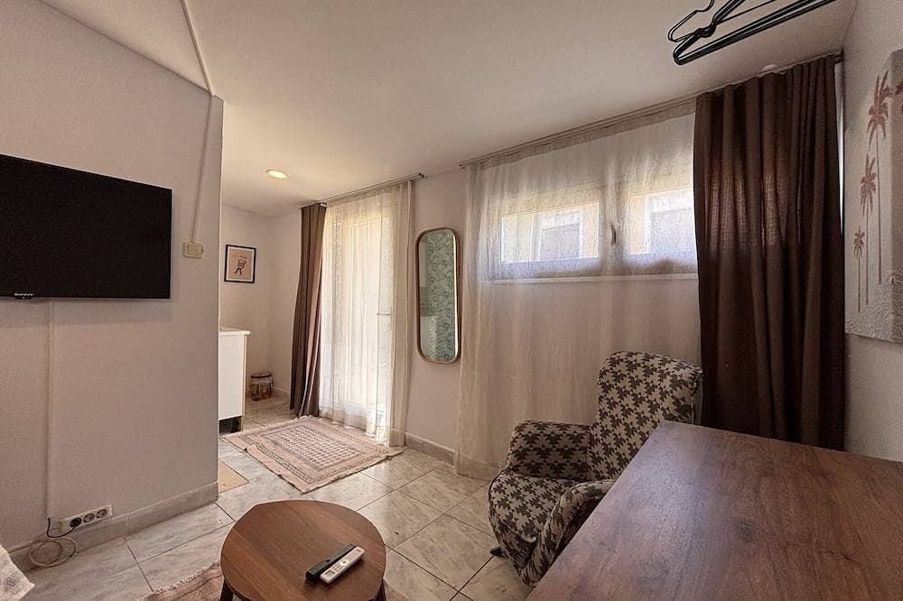 Foto 10 von 14: Modern Studio |Private Terrace | Historic Istanbul