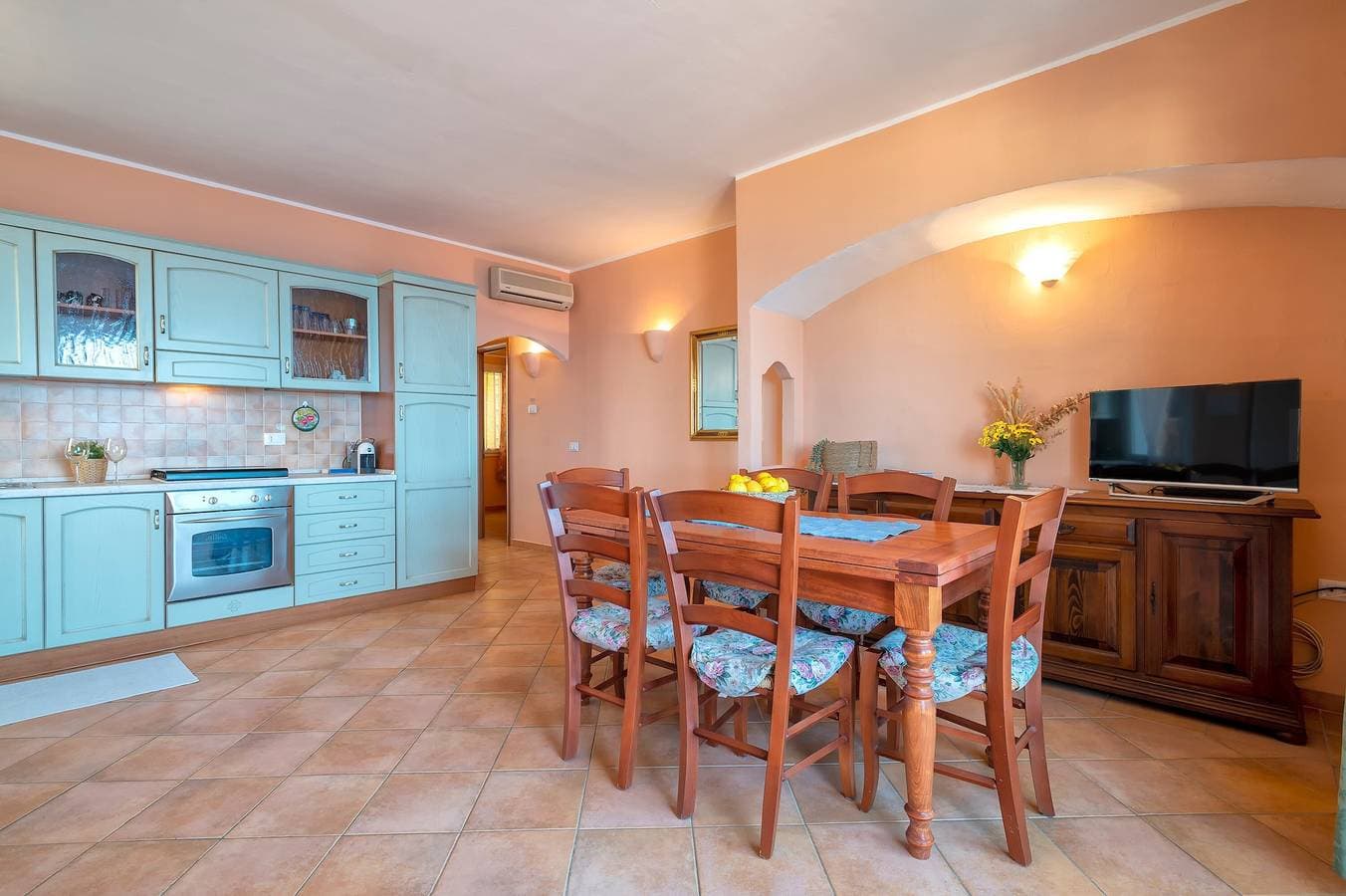 Foto 8 von 21: Ferienhaus 'The Terrace Above The Sea' mit Meerblick, privater Terrasse und Klimaanlage
