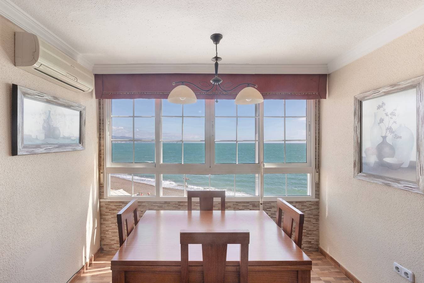 Foto 2 von 27: Apartment in erster Strandreihe mit herrlichem Blick auf die Bucht von Málaga