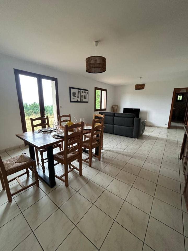 Foto 10 von 17: Three-Bedroom House