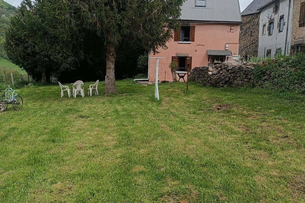Foto 6 von 10: Gite de la Couze authentic Auvergne house ideal for nature lovers