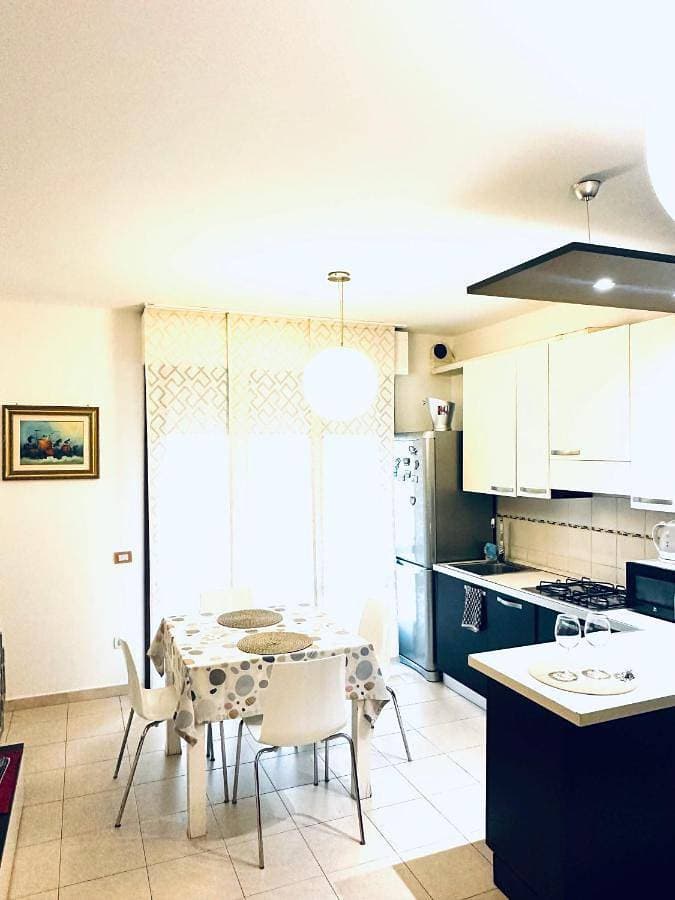 Foto 5 von 43: Two-Bedroom Apartment