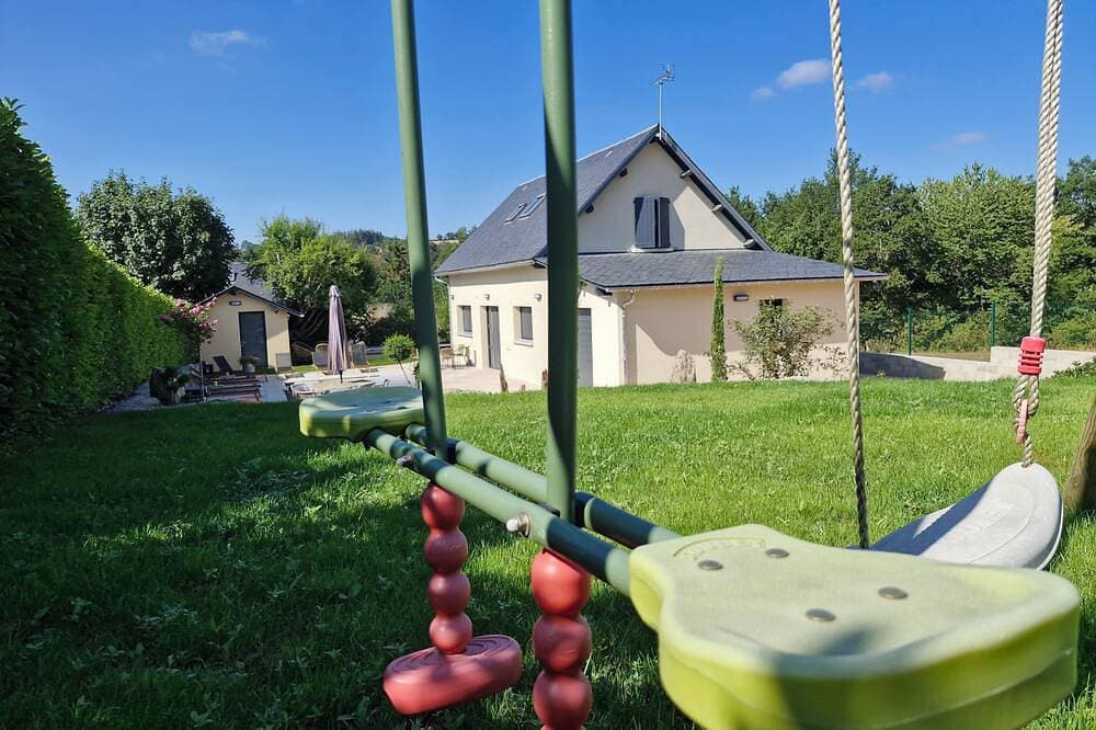 Foto 12 von 24: Salles-Curan-Haus mit Terrasse und umzäuntem Garten 100m entfernt. Pareloup See