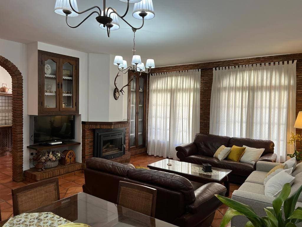 Foto 4 von 37: Three-Bedroom House