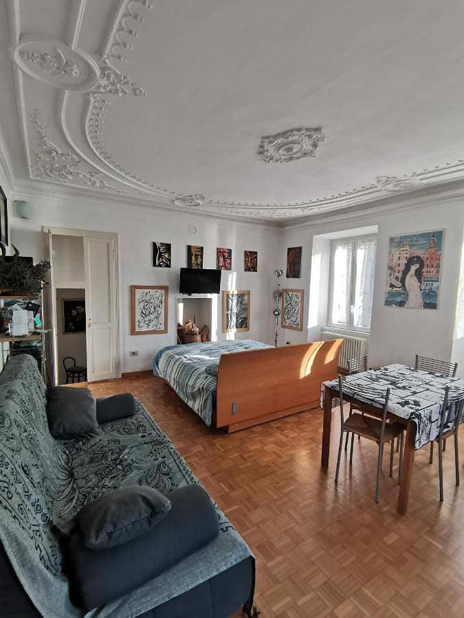 B&B 104 1