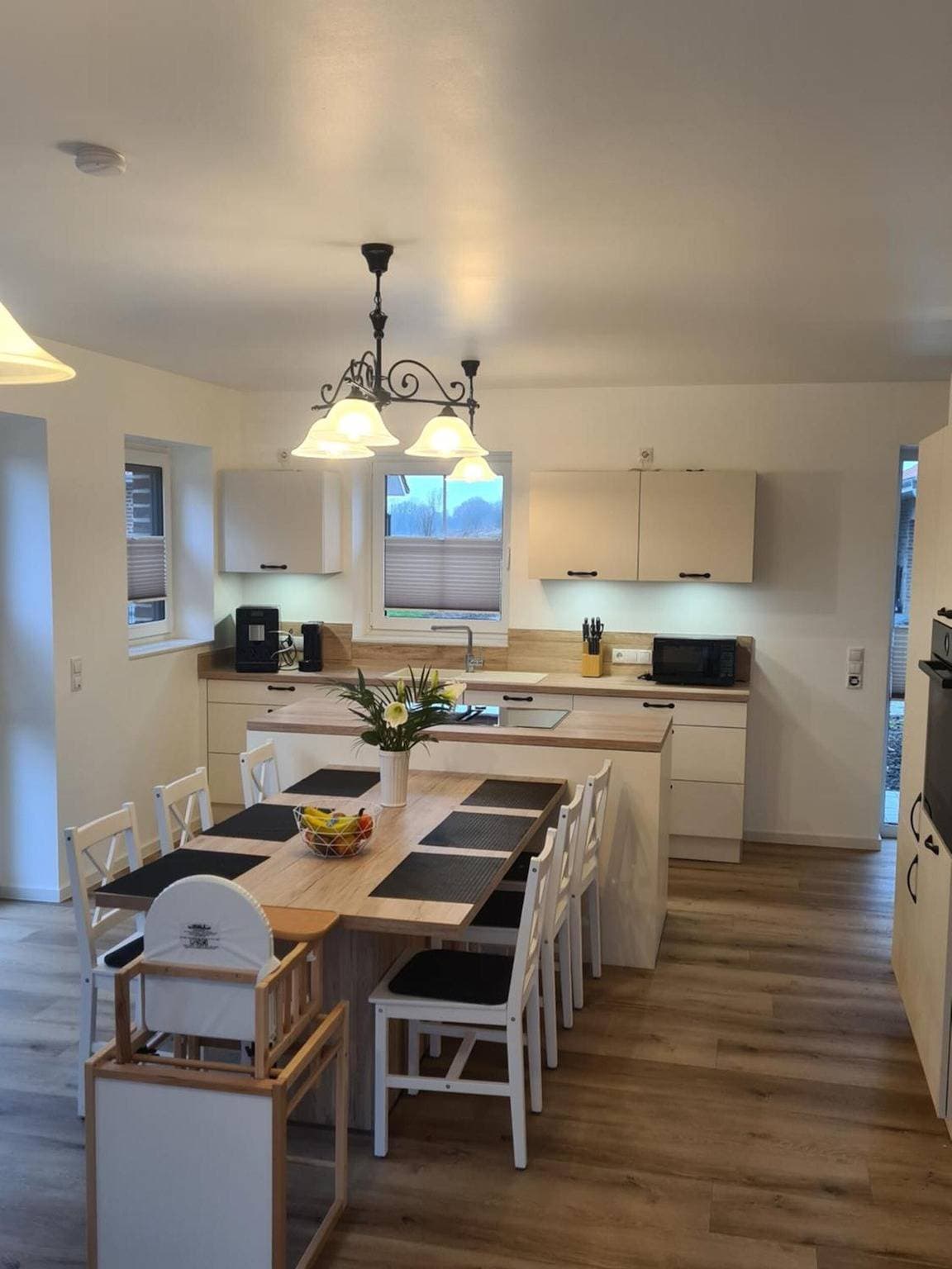 Foto 2 von 10: Ferienhaus 'Emily' mit Seeblick, privater Terrasse und Wi-Fi