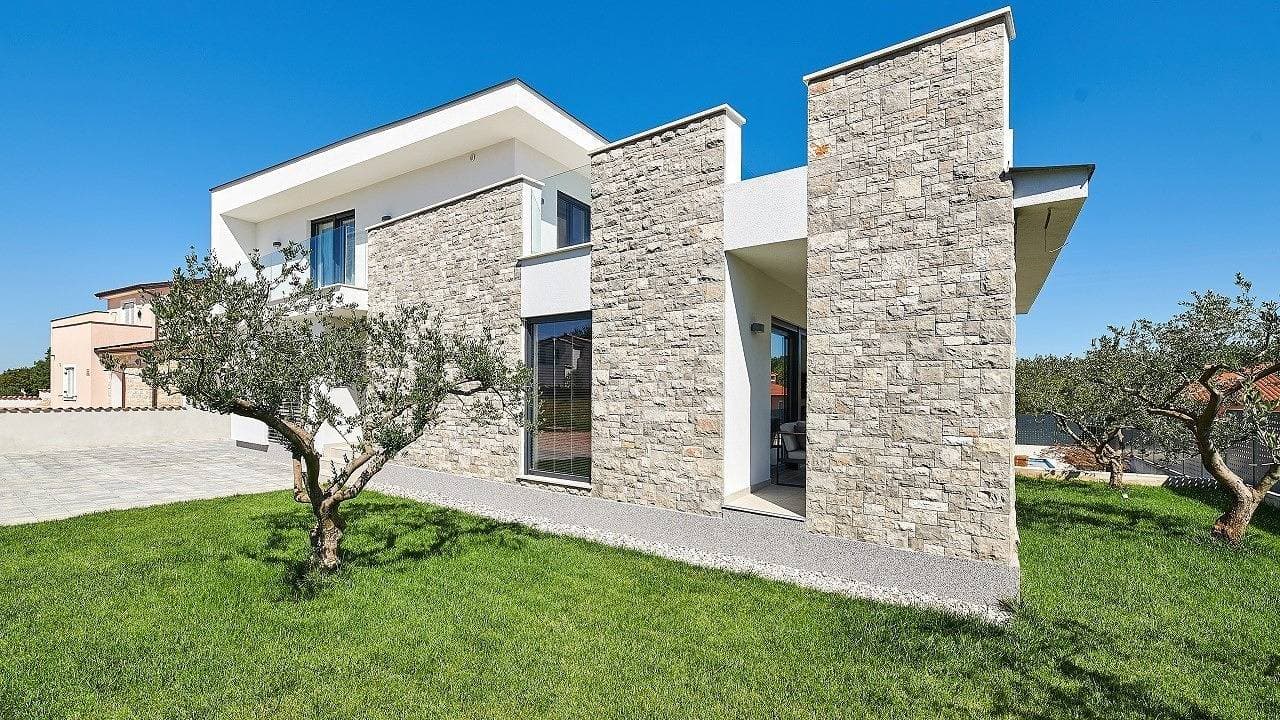 Foto 5 von 40: Elegante Villa Dolcea mit Swimmingpool