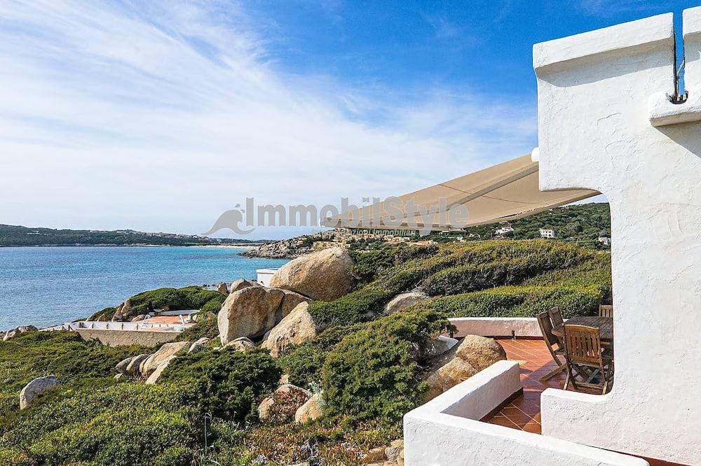 Beachfront villa on the first row with breathtaking sea view 1