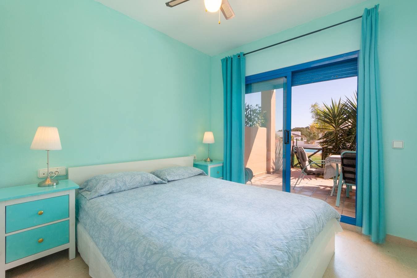 Foto 11 von 28: Ferienwohnung 'Duquesa Suites Golf und Gärten' mit Pool zur gemeinsamen Nutzung und Klimaanlage