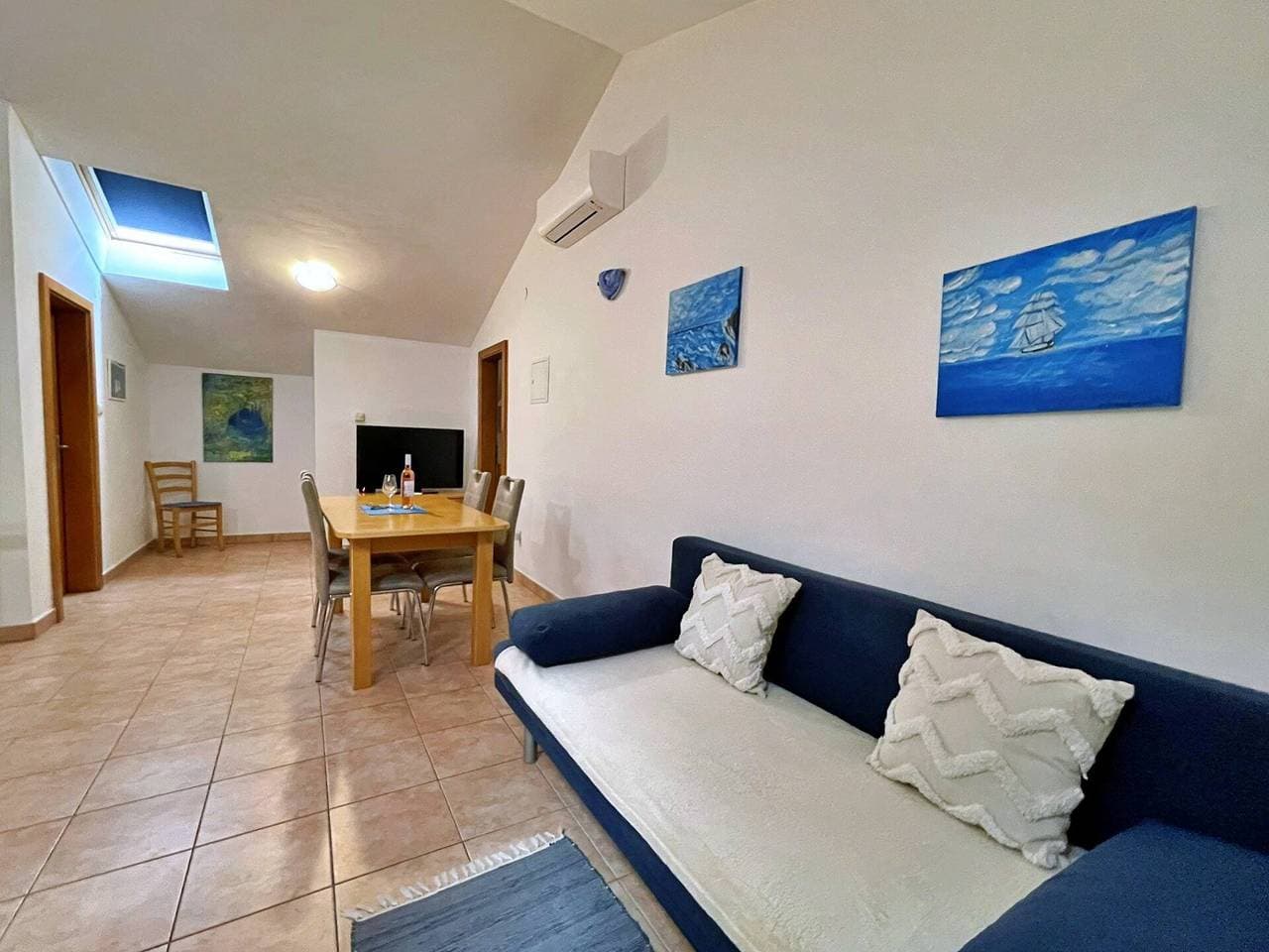 Foto 4 von 29: Apartment Neptun - 20 m vom Meer entfernt, Dachgeschoss, privater Parkplatz