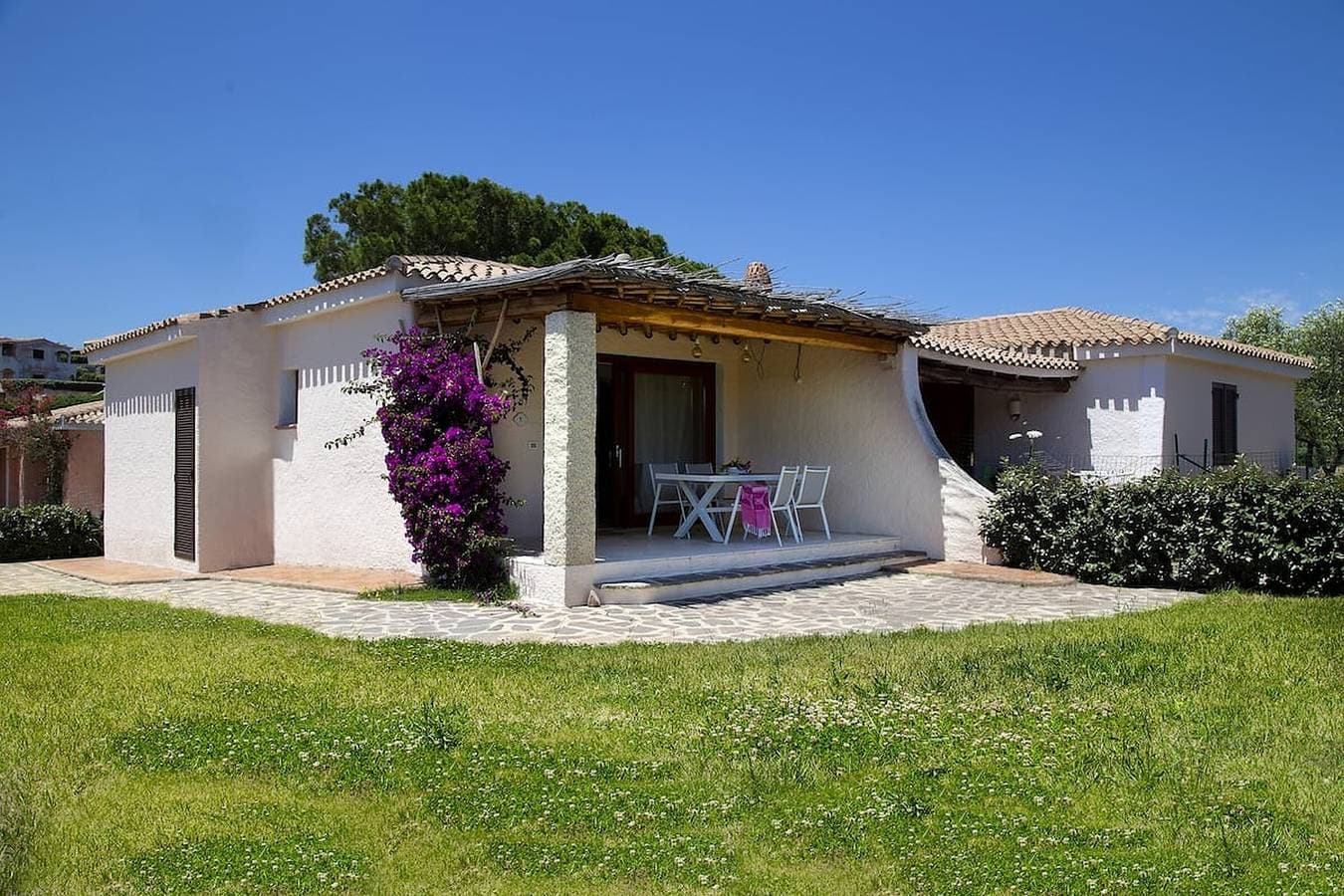 Casa giardino e spiaggia a piedi 1