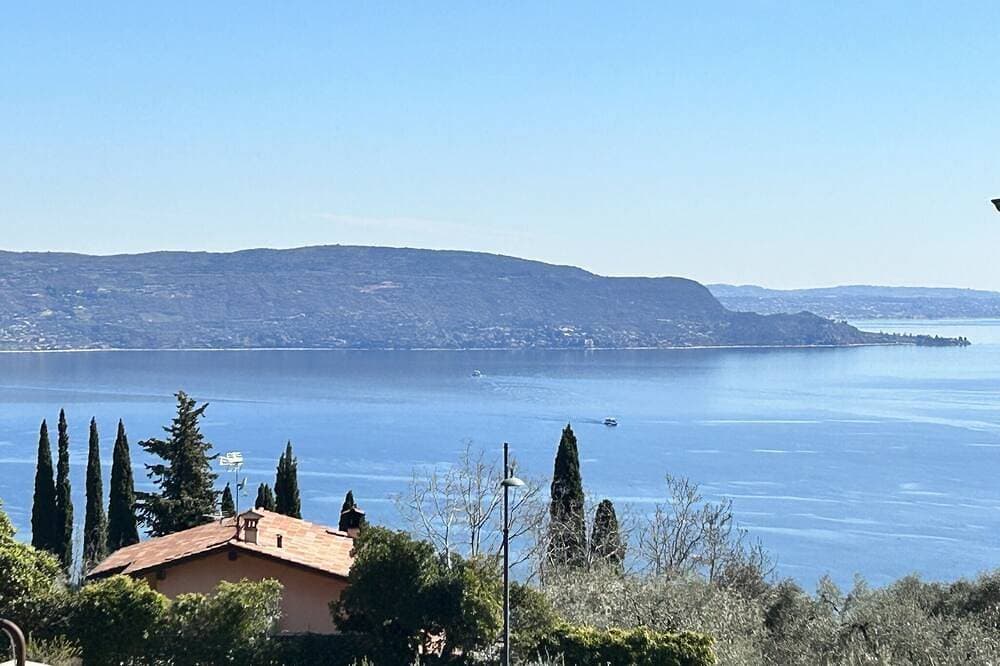 Wunderschöne Ferienwohnung in Vigole mit traumhaftem Blick über den Gardasee 1