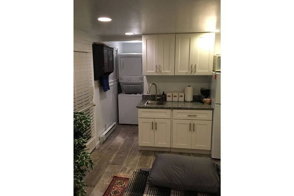 Private Apt with backyard 1