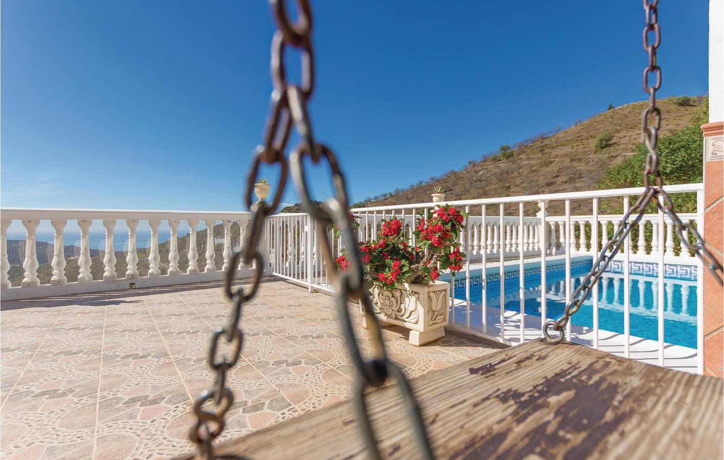 Foto 13 von 34: Rückzugsort am Meer mit Pool und Terrasse