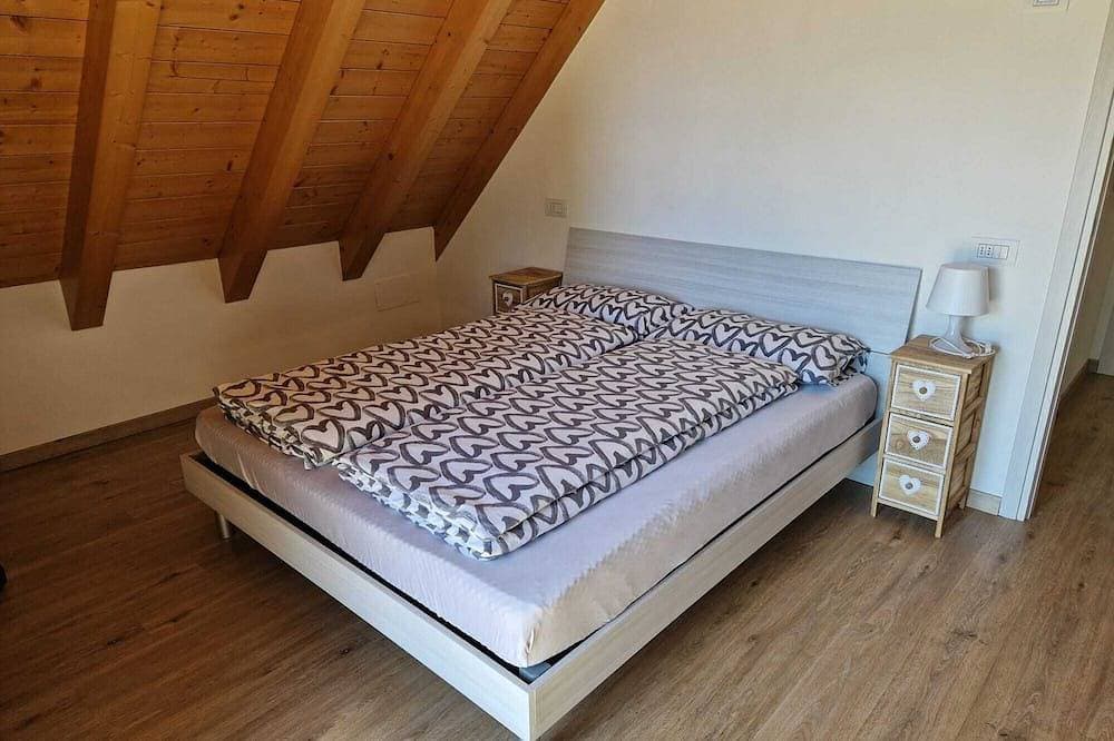 Foto 2 von 30: Chalet Stazzona, Casa a Punta, surrounded by greenery 5 minutes from Lake Como.