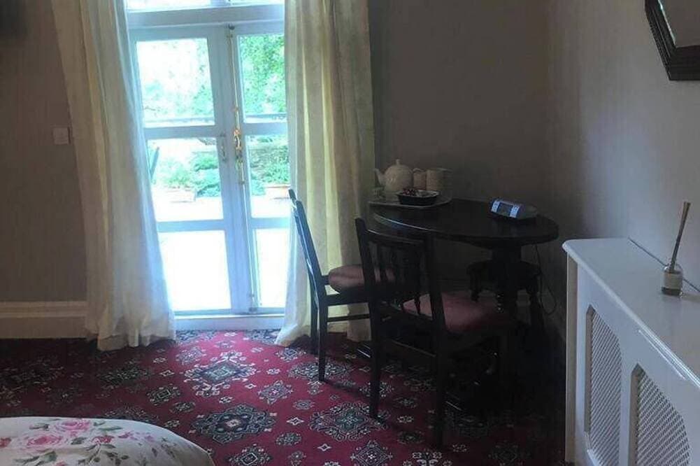 Foto 7 von 14: Beautiful Garden Double Room with private Access