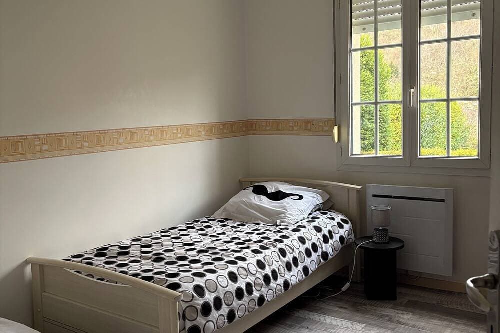 Foto 10 von 27: Just a stone's throw from Puys Beach and Dieppe, \"Le Titou\" Vacation Rental in Petit Caux Bracquemont