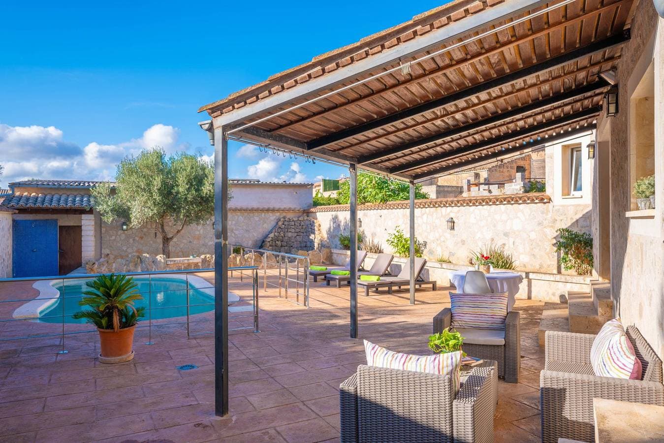 Foto 8 von 41: Villalonga - Schöne Villa mit privatem Pool und kostenloses WLAN