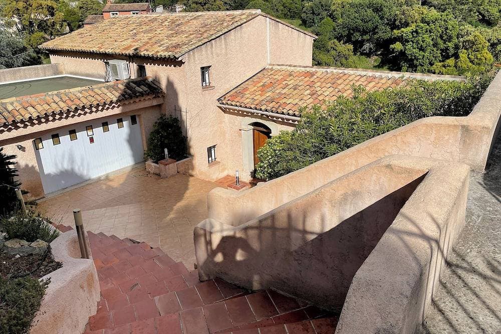 Foto 12 von 30: Seaside Villa With Pool - Perfect For Family & Friends