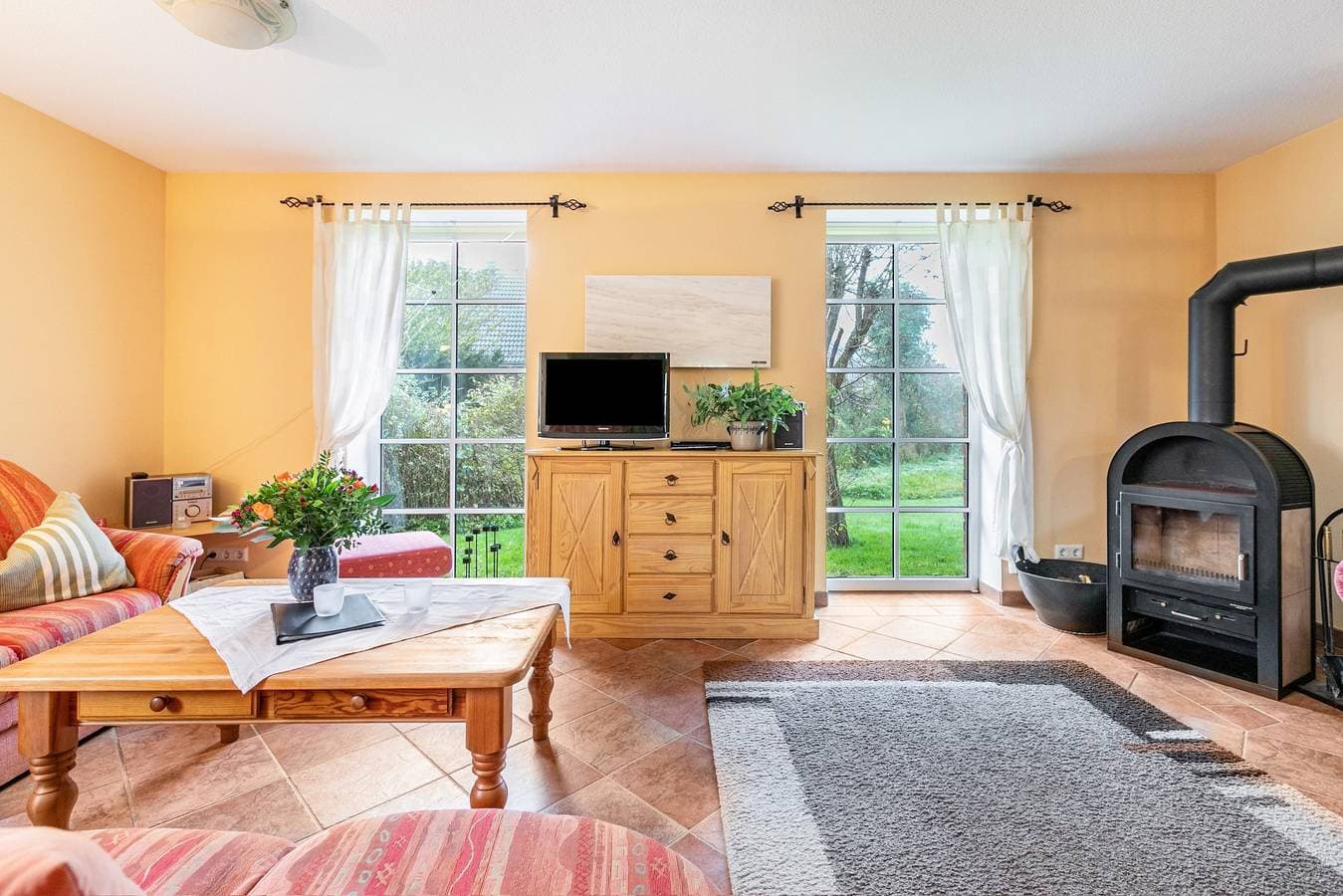 Foto 3 von 22: Ferienhaus Jan mit privater Terrasse und WLAN