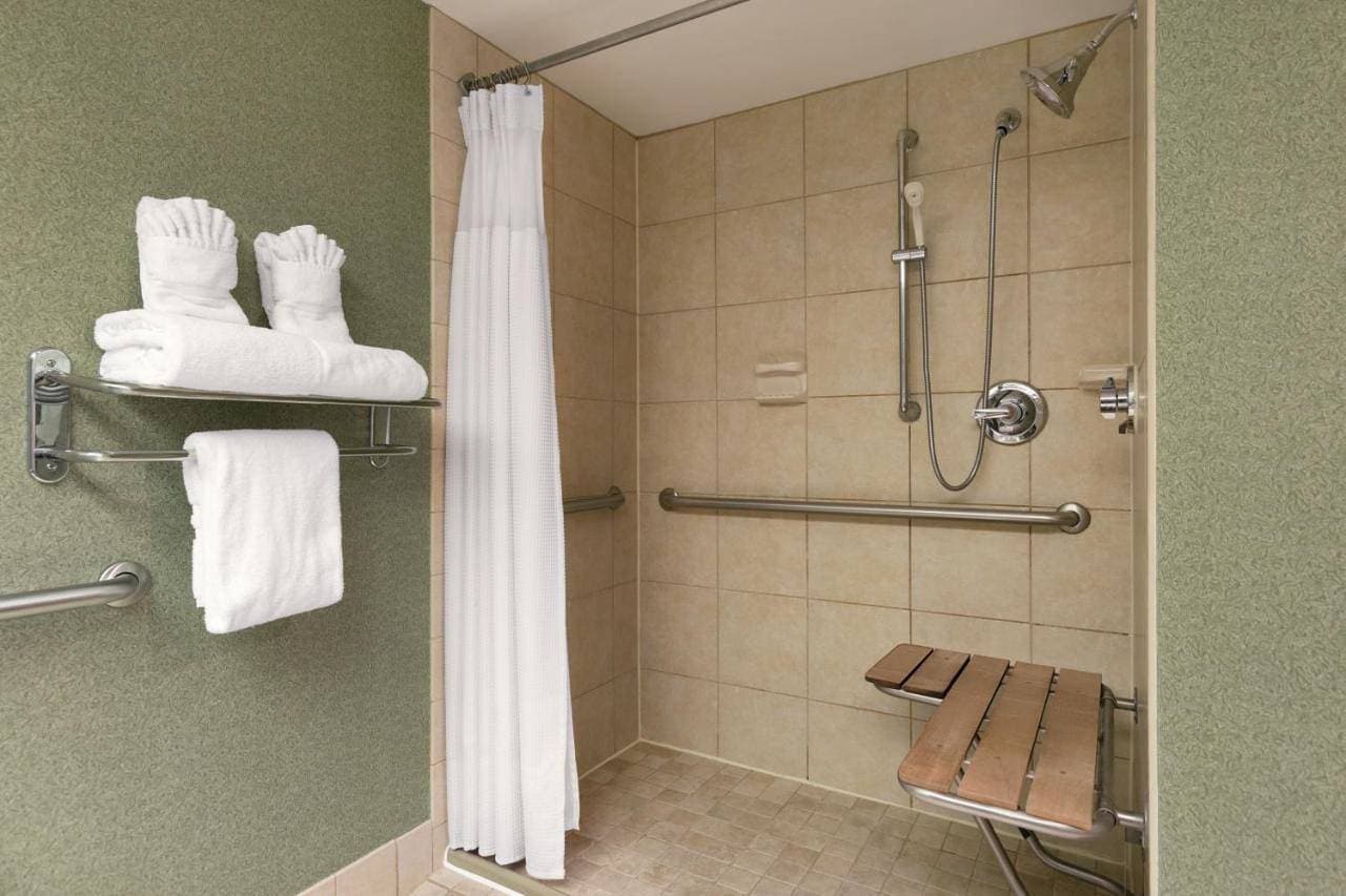 Foto 9 von 28: Crowne Plaza Hotels & Resorts Auburn Hills