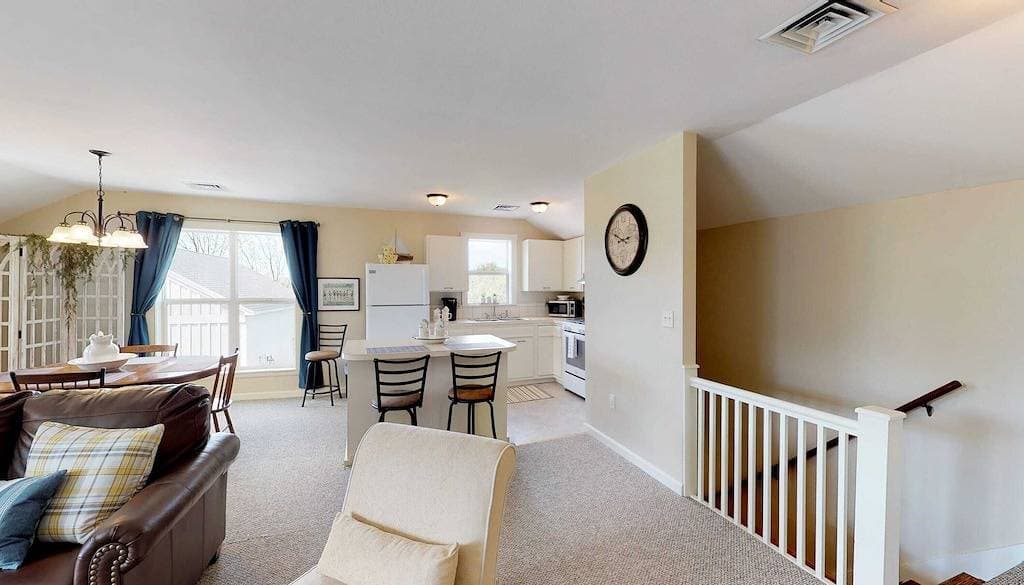 Foto 11 von 35: 1 Bdrm Pet friendly Rental/ Walkable to Village