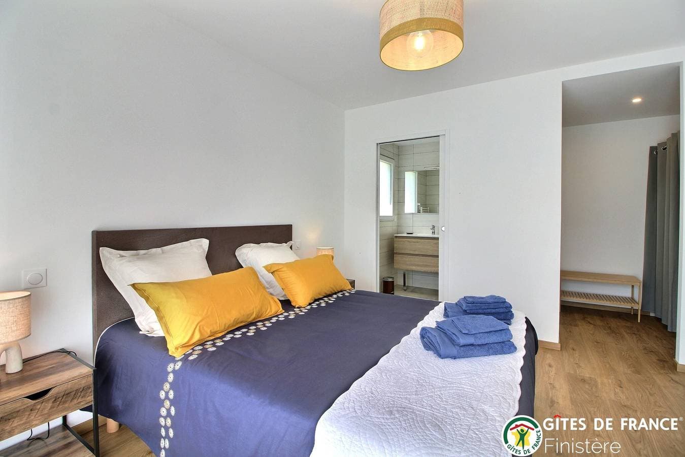 Foto 12 von 27: Stagadon - Ty Bernhel
