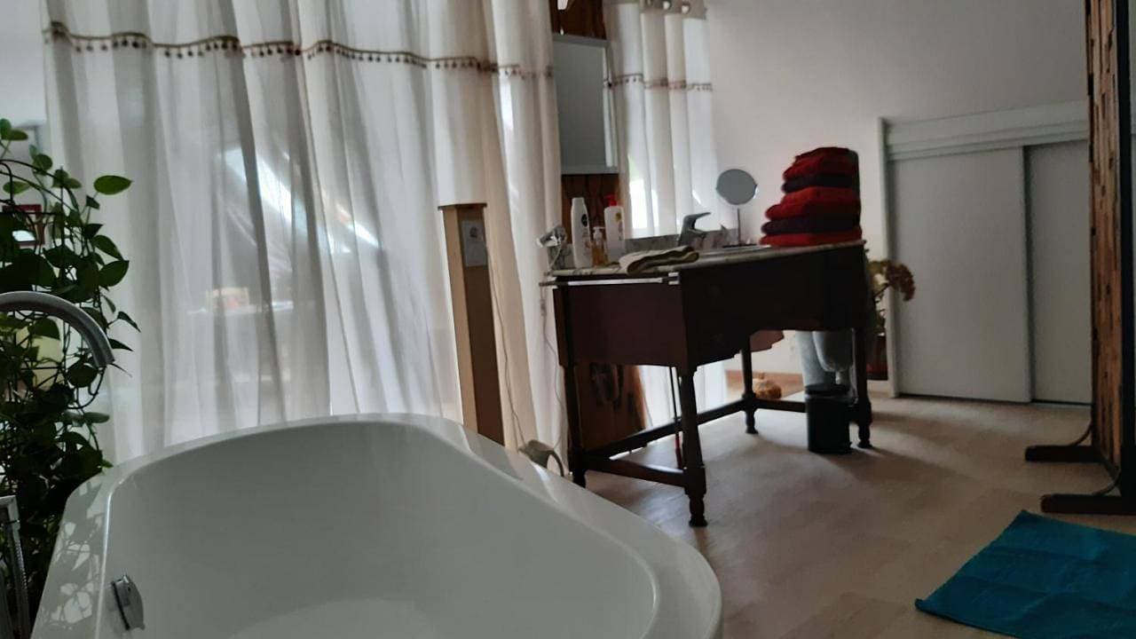 Foto 2 von 9: Triple Room with Bathroom