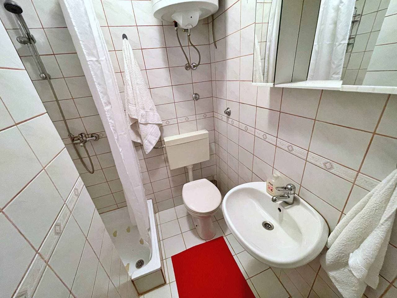 Foto 11 von 23: Ferienwohnung mit Terrasse und Klimaanlage