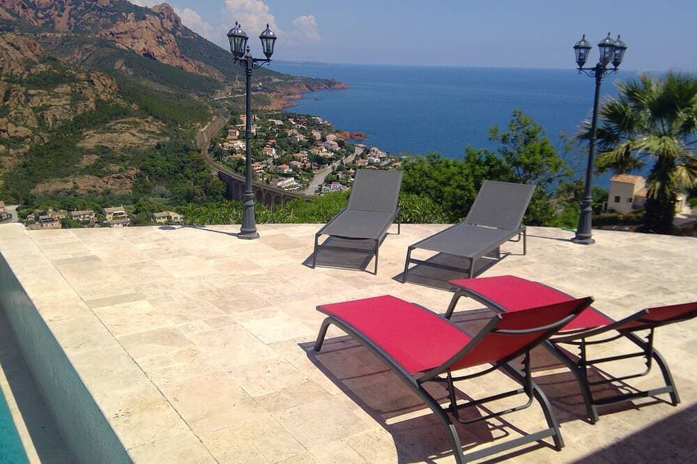 Mit Blick auf den großen blauen und massive Esterel,Antheor,Stadt Saint Raphael 1
