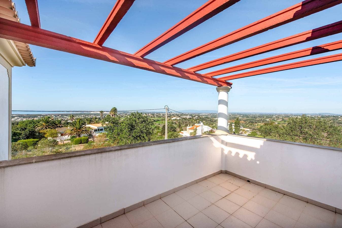 Foto 13 von 37: Villa für 8 Personen mit Terrasse
