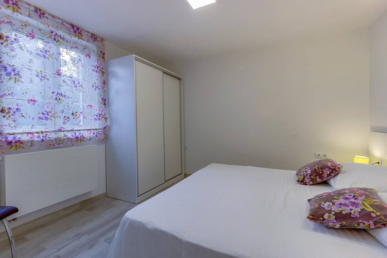 Foto 2 von 20: Das Apartment Kristian befindet sich in Mali Lošinj, nicht weit vom Sandstrand entfernt, der sich in der Čikat-Bucht , ideal fur 4-5 personen