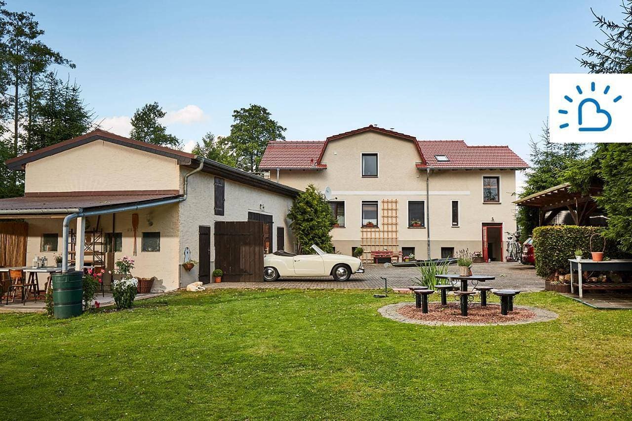 Foto 4 von 12: Six-Bedroom House