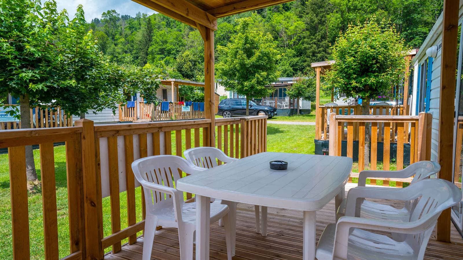 Foto 7 von 46: Mobilehome mit Klimaanlage, Terrasse und Pool